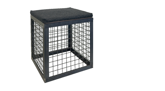 Stahl-Hocker mit Gitter zum Mieten in Hamburg